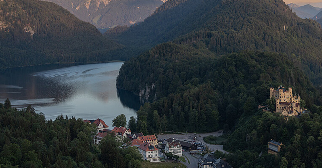  Ameron resort 