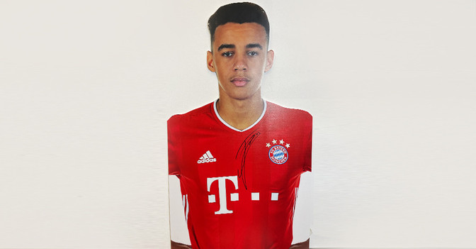 FCB Aufsteller Musiala   FCB Aufsteller Musiala