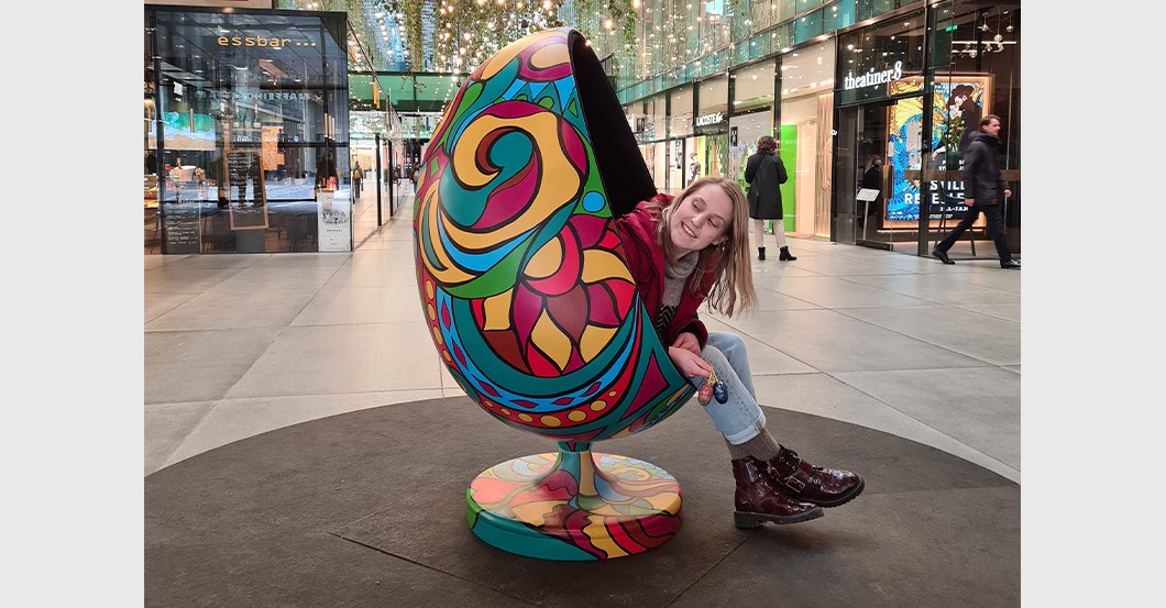  Easter Egg Pod Chair 