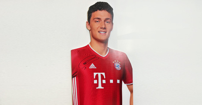 FCB Aufsteller Pavard   FCB Aufsteller Pavard