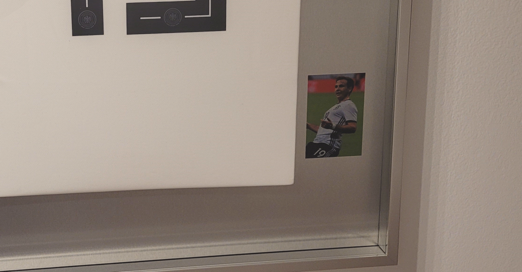  Götze Rahmen signiert 