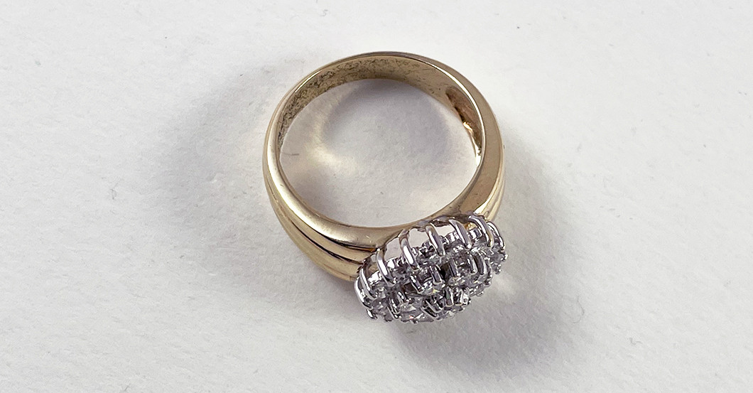 Goldring mit Brillanten    Goldring mit Brillanten