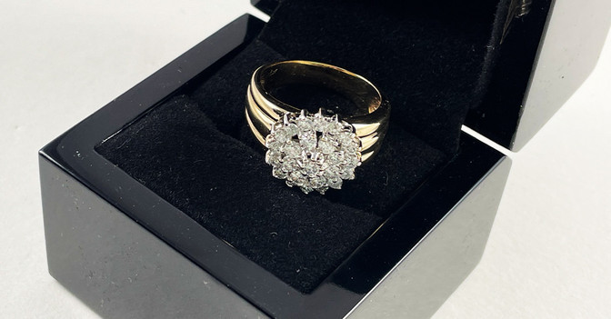 Goldring mit Brillanten    Goldring mit Brillanten