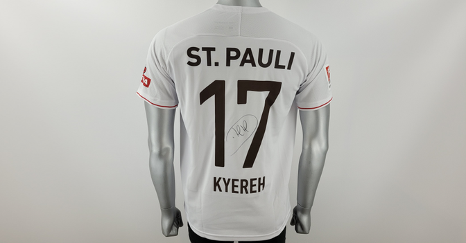 Kyereh Trikot    Kyereh Trikot
