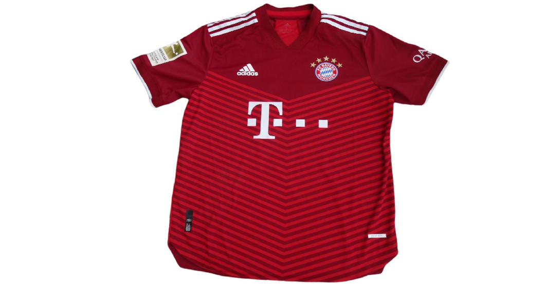 Lewa Trikot teamsigniert   Lewa Trikot teamsigniert