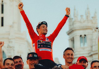  Primoz Roglic Helm 