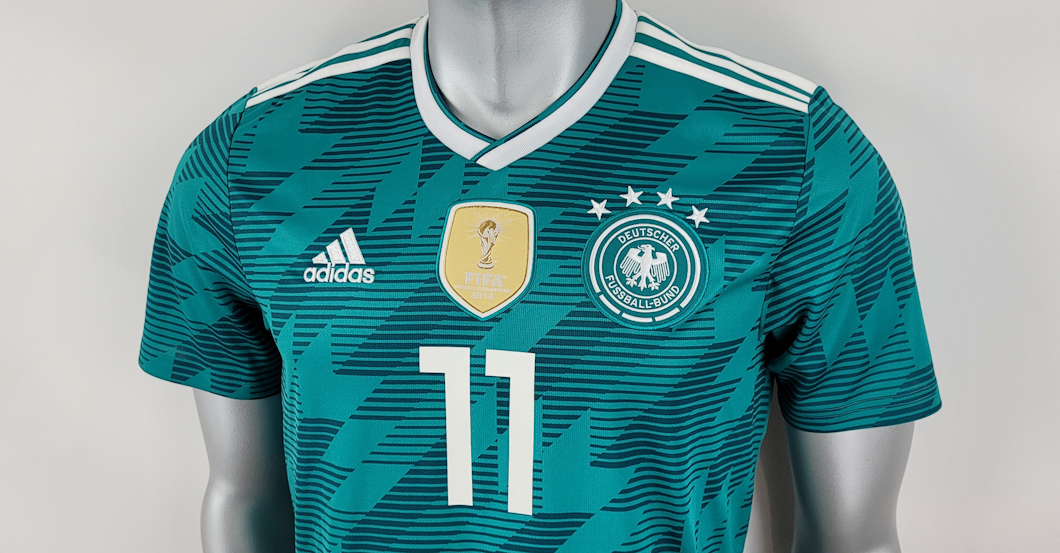 Reus DFB-Trikot grün   Reus DFB-Trikot grün