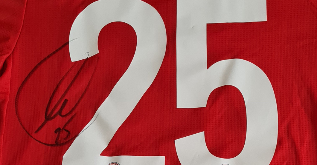  Thomas Müller Trikot rot 