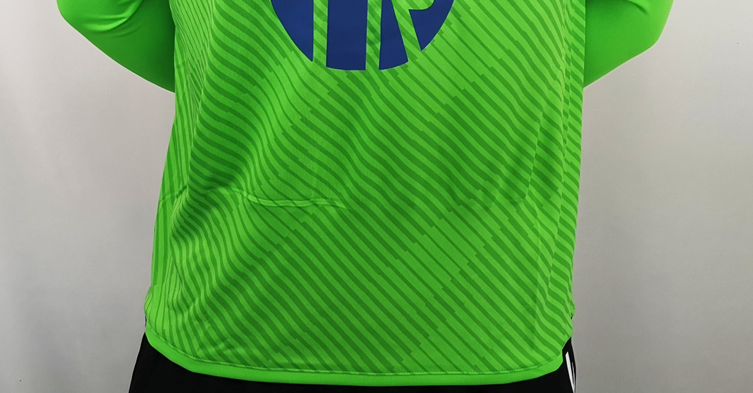 Adlers Trikot    Adlers Trikot