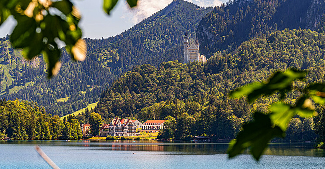 Ameron Resort 