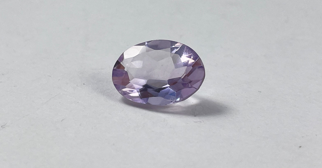 Amethyst oval Flieder   Amethyst oval Flieder