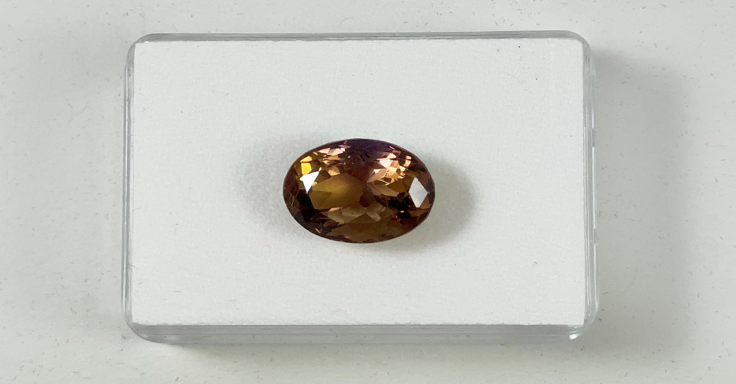 Ametrin oval   Ametrin oval