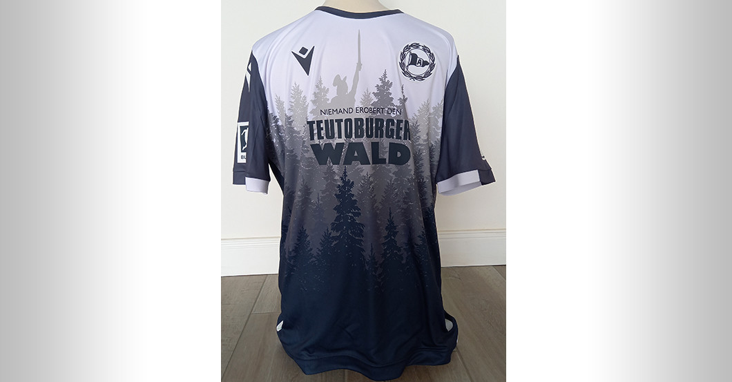 Amos Pieper Sondertrikot   Amos Pieper Sondertrikot