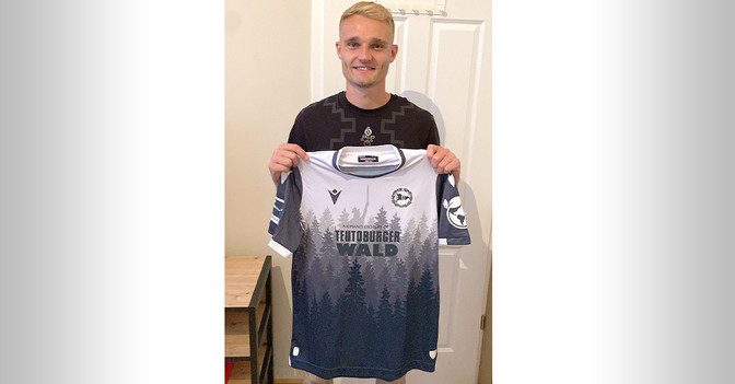 Amos Pieper Sondertrikot   Amos Pieper Sondertrikot