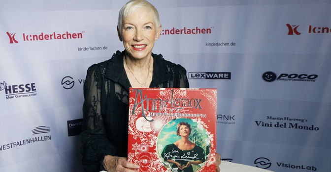 Annie Lennox Christmas    Annie Lennox Christmas