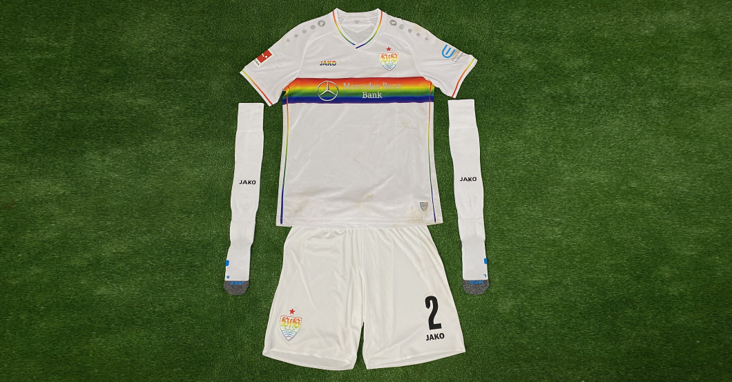  Anton Outfit signiert 