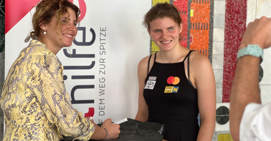 AT Aigner Sisters   AT Aigner Sisters