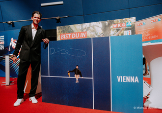  AT Bild Thiem signiert 