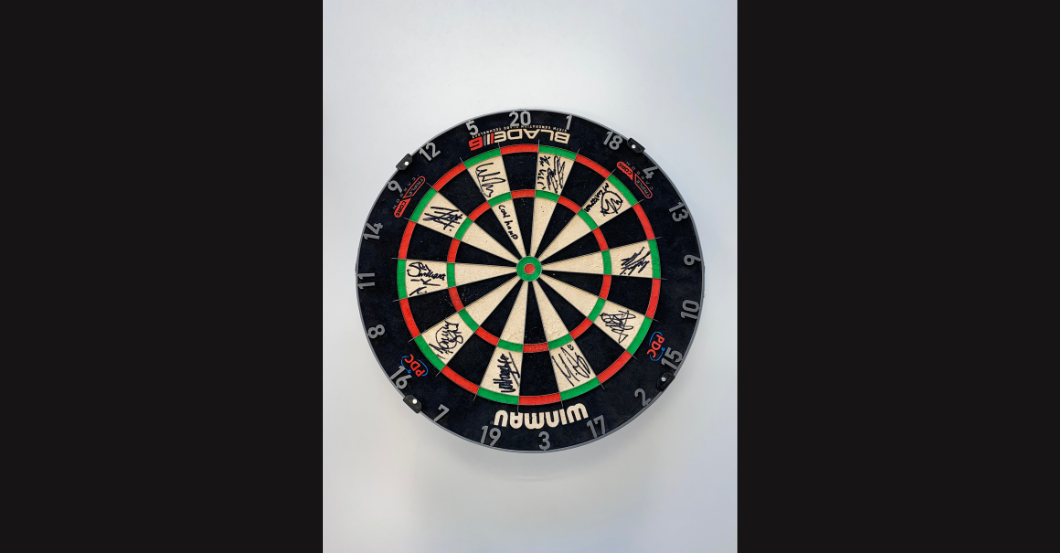  AT Dartscheibe signiert 