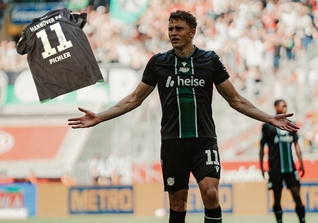  AT Fußballtrikot Pichler  