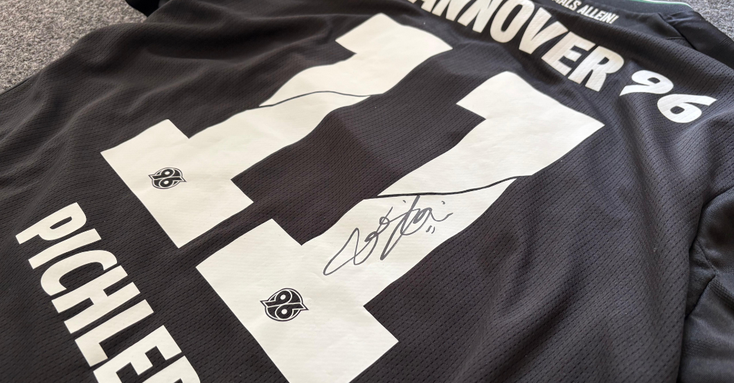  AT Fußballtrikot Pichler  