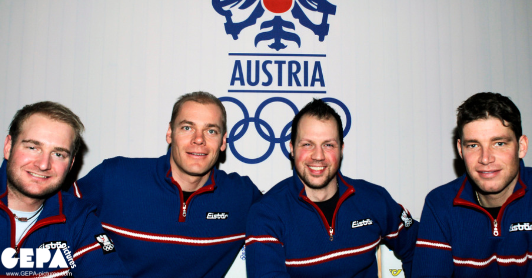 AT Olympia Pulli   AT Olympia Pulli