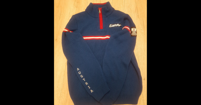 AT Olympia Pulli   AT Olympia Pulli