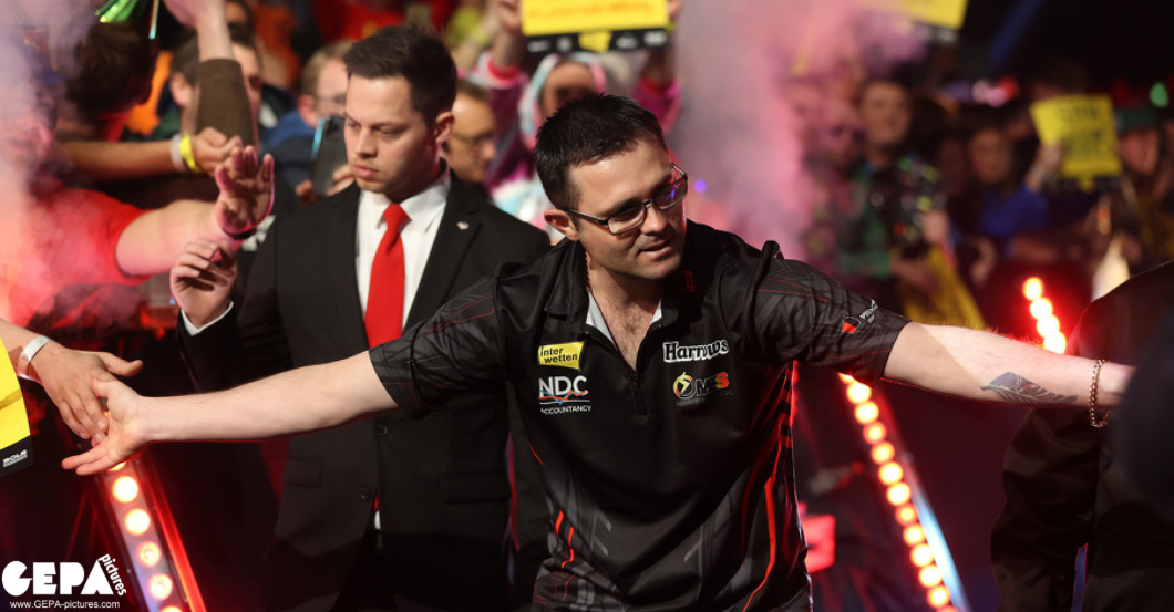 AT Signiertes Dartsboard    AT Signiertes Dartsboard