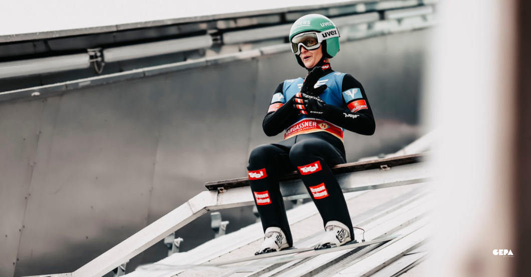 AT signiertes Drohnenbild   AT signiertes Drohnenbild