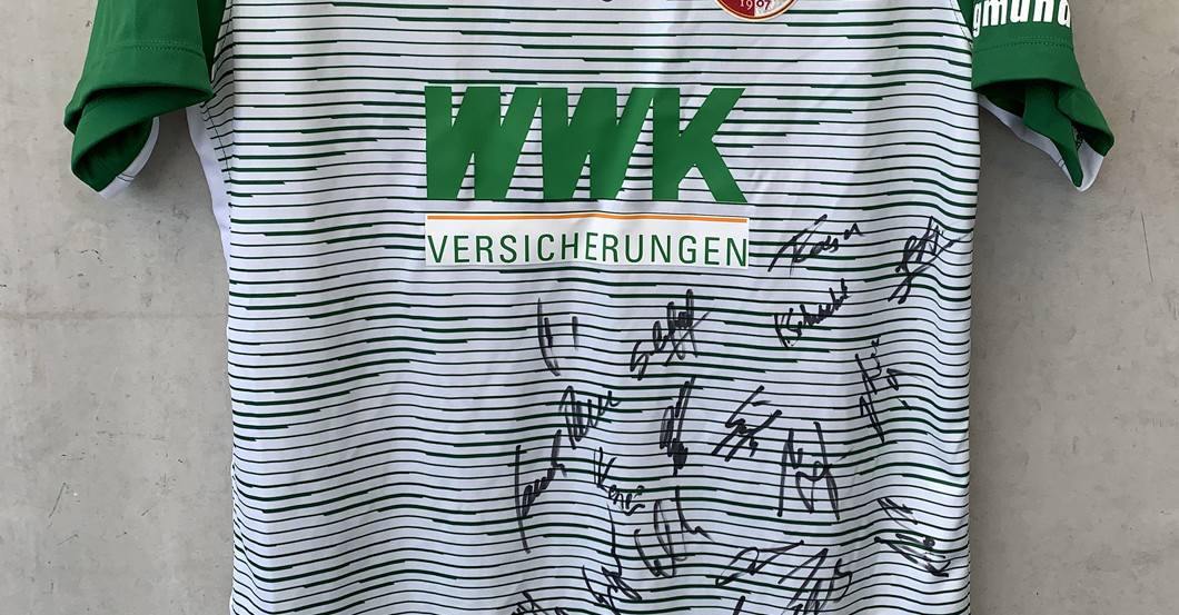 Augsburg teamsigniert   Augsburg teamsigniert