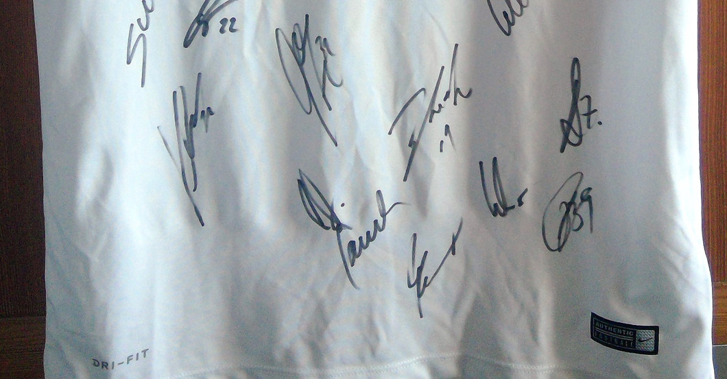  Augsburg Trikot signiert 