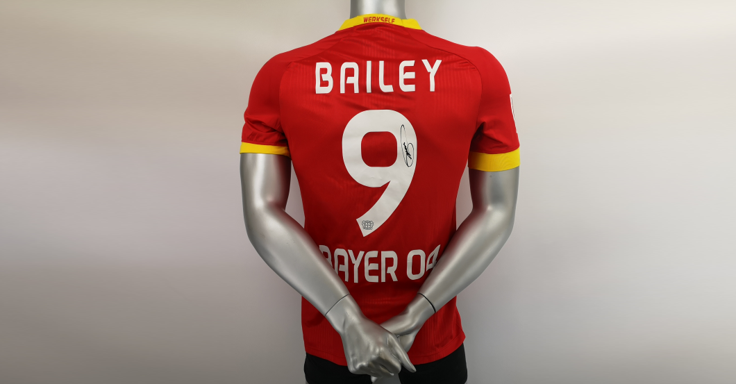  Bailey Trikot signiert 