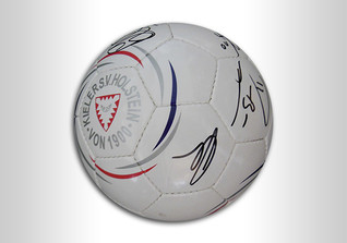  Ball von Holstein Kiel 