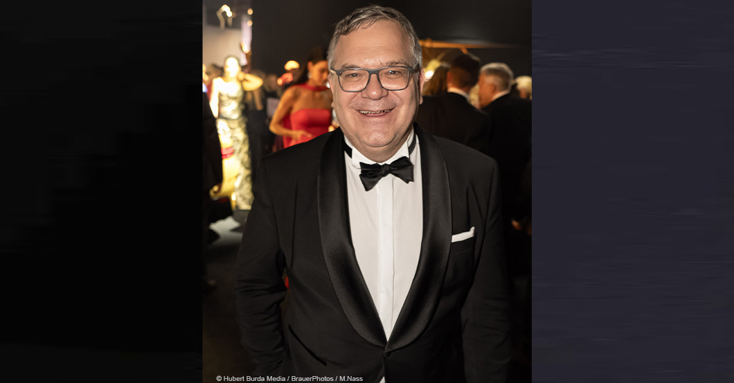 BAMBI Kiss Elton   BAMBI Kiss Elton