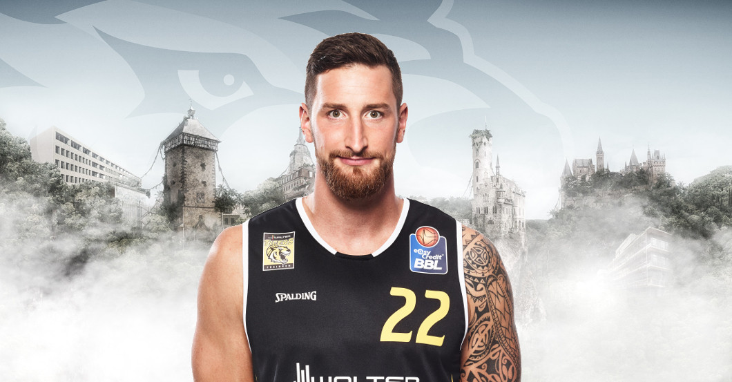 Aus der BasketballBundesliga Trikot von Phillipp Heyden