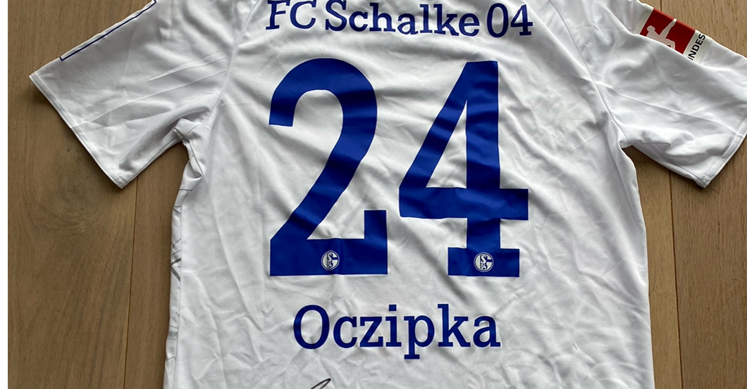 Bastian Oczipka Trikot   Bastian Oczipka Trikot