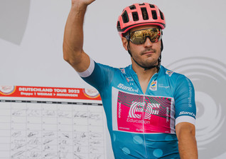  Blaues Trikot Bettiol 