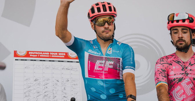  Blaues Trikot Bettiol 