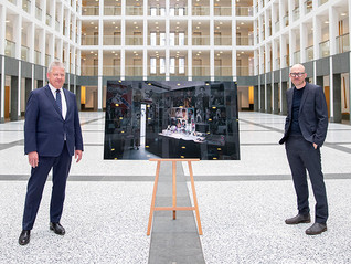  BND Foto Elvis Büro 