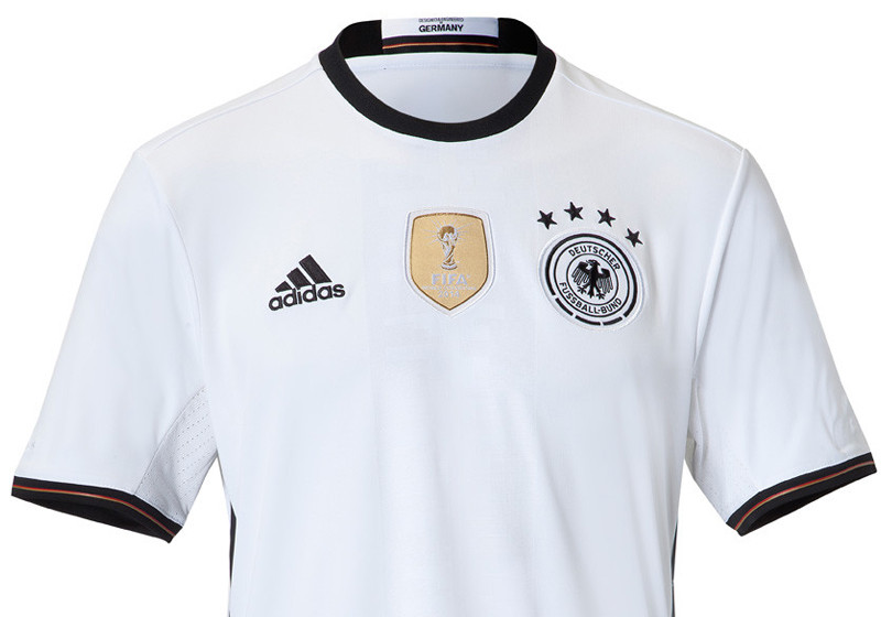  Boateng Trikot gewidmet 