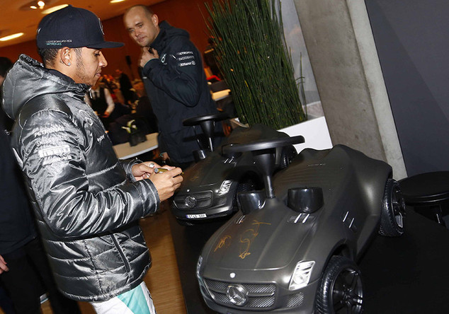 Bobbycar Hamilton Rosberg   Bobbycar Hamilton Rosberg