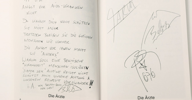  Buch signiert Die Ärzte 