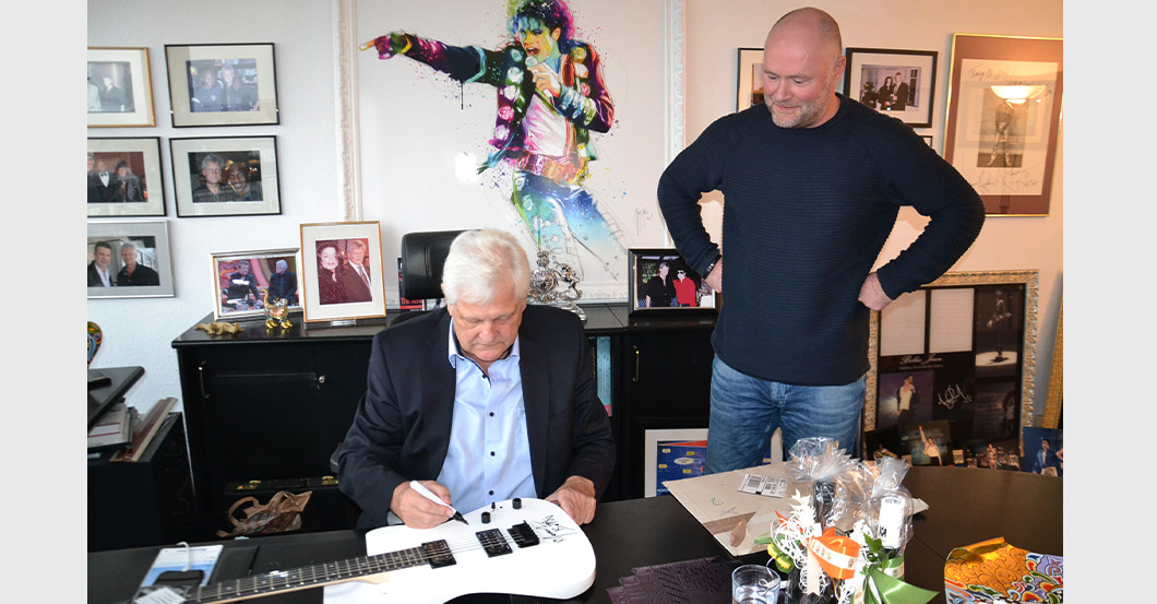  BÜ Batten Wiesner Gitarre 