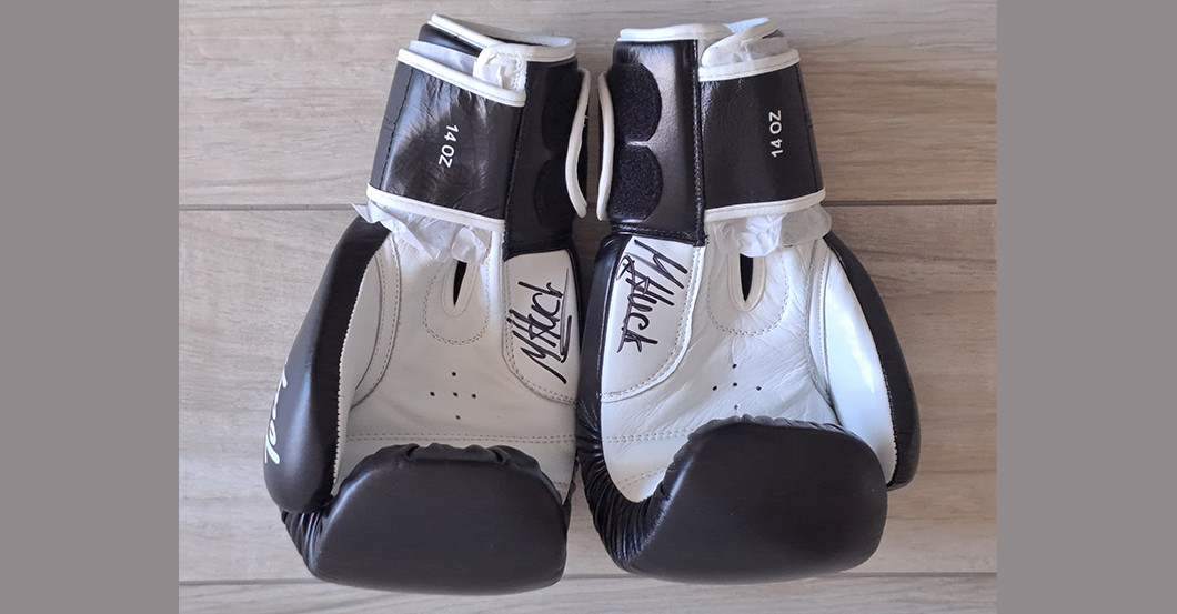 BÜ Boxhandschuhe schwarz    BÜ Boxhandschuhe schwarz