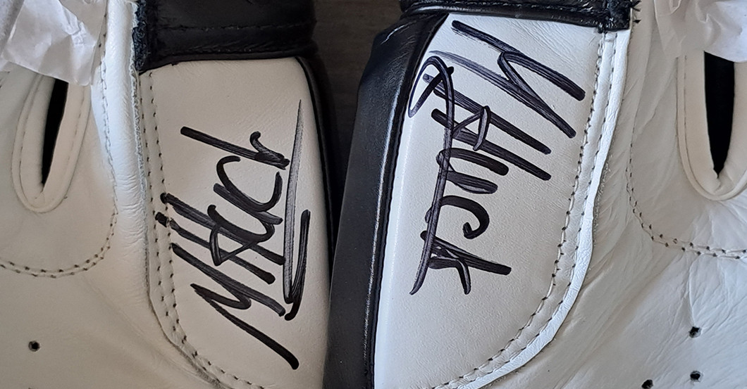 BÜ Boxhandschuhe schwarz    BÜ Boxhandschuhe schwarz