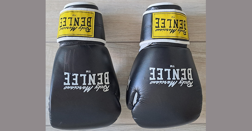 BÜ Boxhandschuhe schwarz    BÜ Boxhandschuhe schwarz