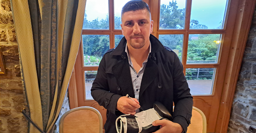 BÜ Boxhandschuhe schwarz    BÜ Boxhandschuhe schwarz