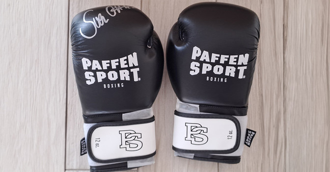 BÜ Boxhandschuhe schwarz   BÜ Boxhandschuhe schwarz