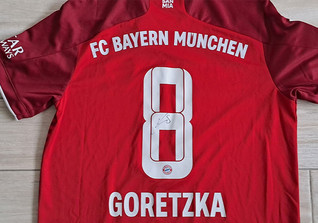  BÜ Goretzka Trikot Ball 