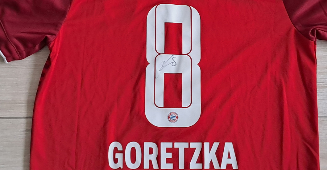  BÜ Goretzka Trikot Ball 